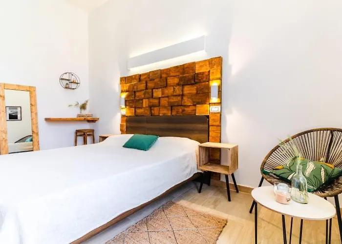 Adventor Eco-suites 4*